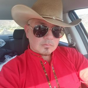 Meet your Posher, Ochoa